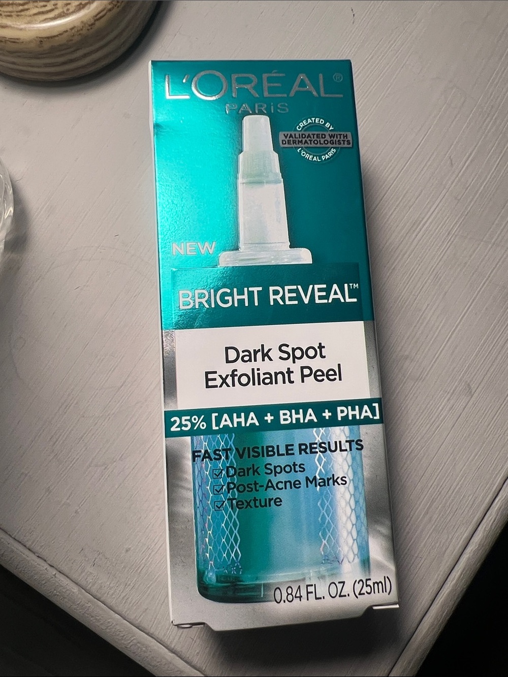 L'Oreal Bright Reveal Dark Spot Exfoliant Peel - Teal and White Packaging